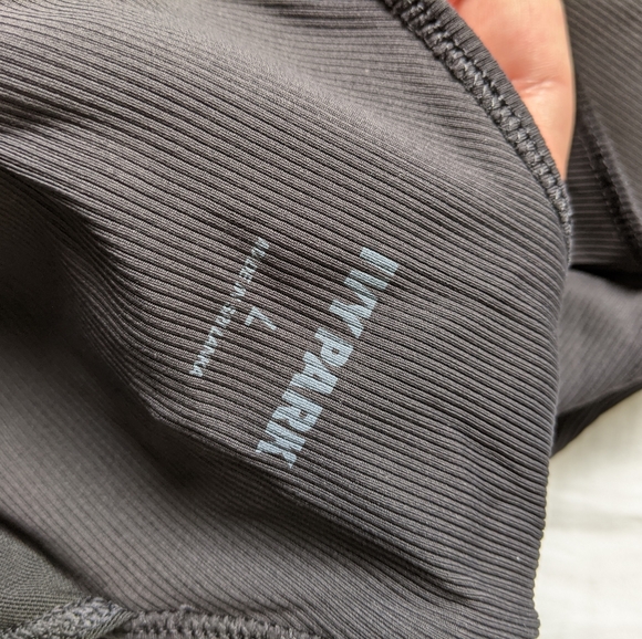 ✨HOST PICK✨ Ivy Park Asymmetrical Logo Bodysuit-black - Picture 4 of 12